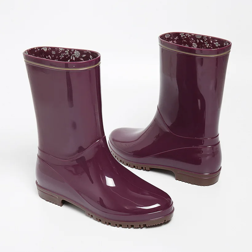 New  PVC fashion rain boots women boots slip-proof lightweight water shoes rubber shoes