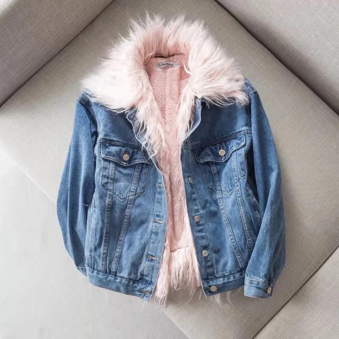 куртка thomas berger женская джинсовая с мехом. джинсовая куртка на натуральном меху. джинсовые куртки с мехом 2021. джинсовая куртка на натуральном меху. зимняя джинсовая куртка с мехом женская.