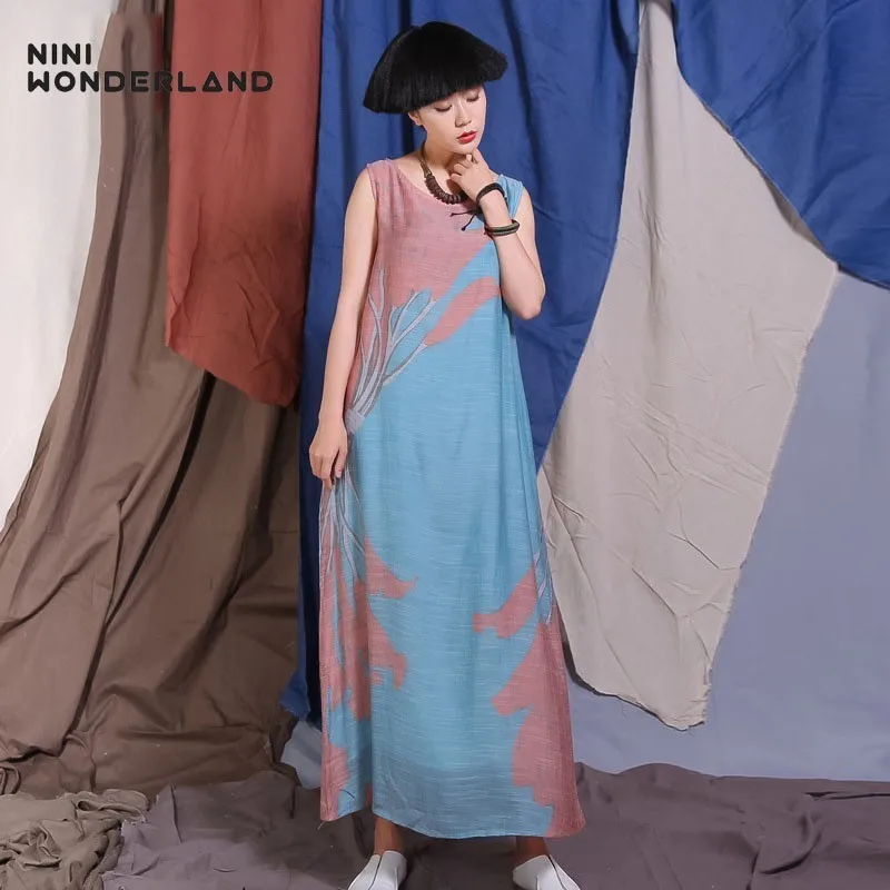 Женское свободное платье без рукавов NINI WONDERLAND длинное большого размера с принтом