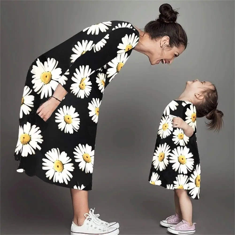 

Mother and Daughter Clothes 2018 Long Sleeve Print Casual O-Neck dress Family Matching Outfits Baby Girl