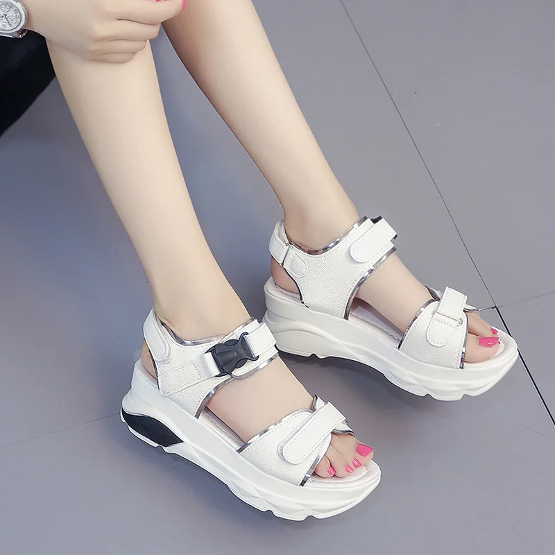 

2019 summer Korean version of the Roman open toe shoes loose cake thick bottom Velcro wild casual sandals women