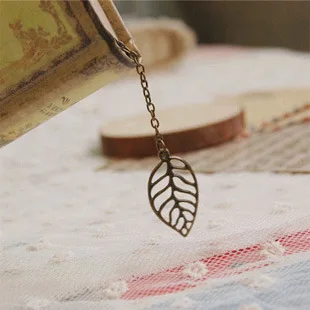 

Hot Sale Vintage Style Creative Metal Bookmark Bird Leaf Bookmark Pendant Gift