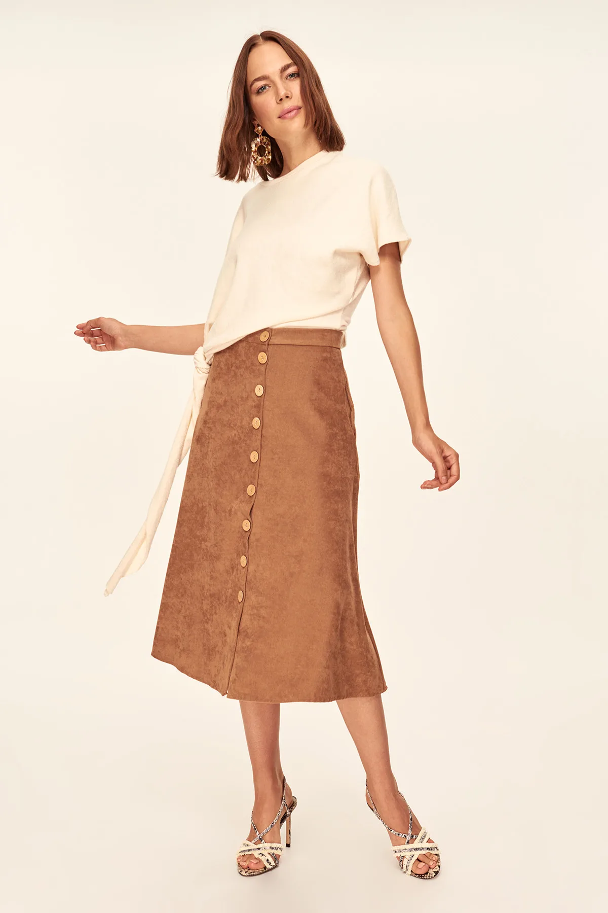 Trendyol желтовато-коричневый бархатный, вельветовый Кнопка юбка с деталями TOFAW19ST0052