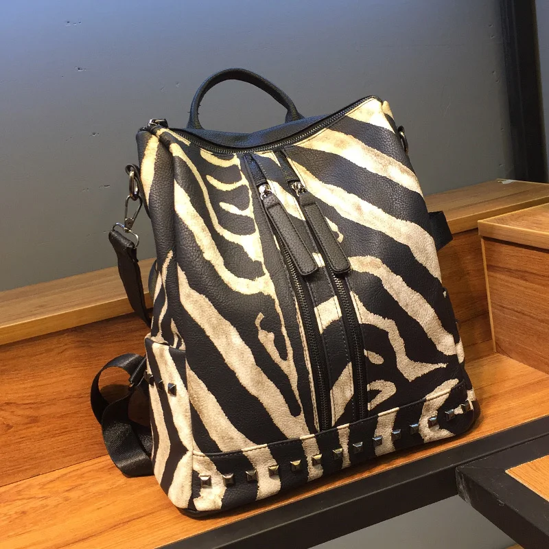

2019 Women Printed Leopard Pu Leather Big Backpack High Quality College Student School Bag Zebra Large Men Bagpack Rock Studded