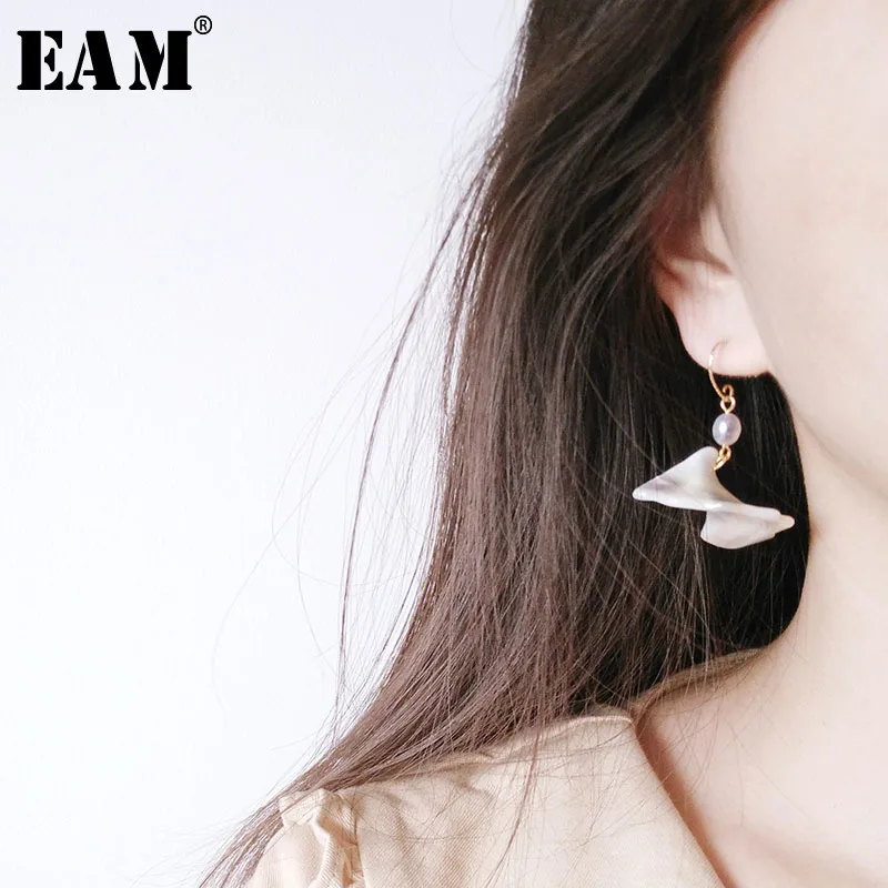 

WKOUD EAM Jewelry / 2018 New Fashion Temperament Shell Pearl Asymmetrical Earrings All-match Women's Accessories S#R1311