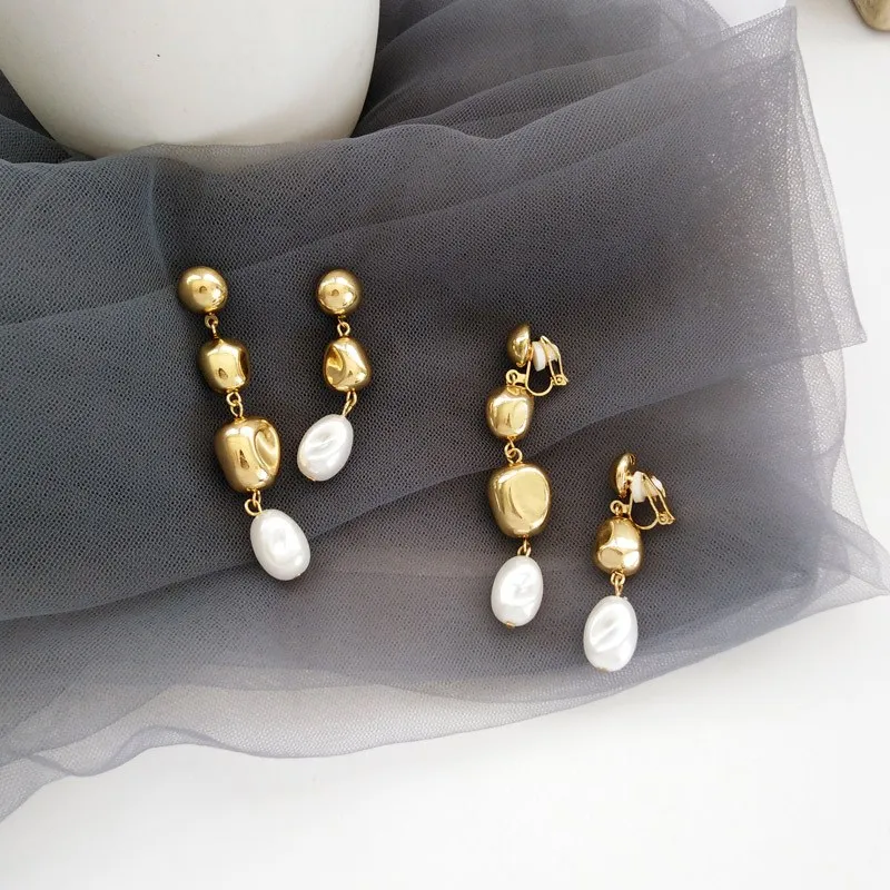 

New Baroque Metal Gold Pearl Ball Long Drop Earring Baroque Hanging Pearls Earring Vintage Elegant Charms Dangle Earrings