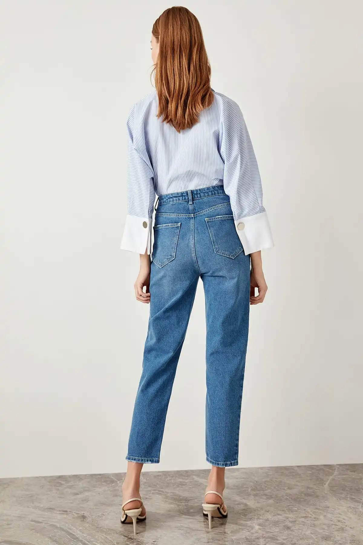 Trendyol-Blue-High-Waist-Mom-Jeans-Casual-Straight-led-Denim-TCLSS19LR0047.jpg