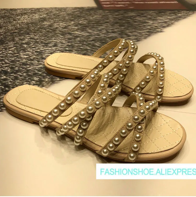

2019 New Spring Summer Shoes Woman Pearls Sandals Woman Flat Slippers Design Leather Flats Woman Outside Slides Cozy Slippers