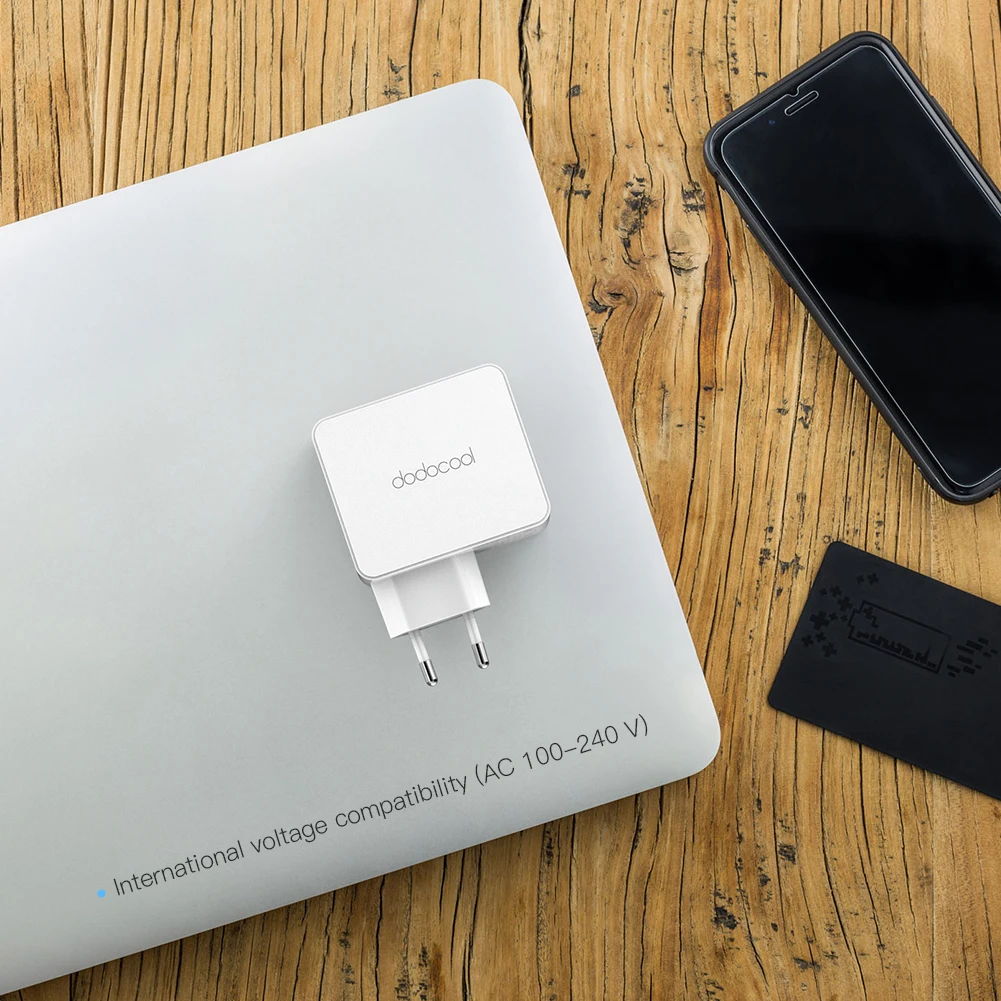 

Portable 45W USB Type-C PD Charger with Power Delivery Smart Fast Charging Multiple Protection Wide Compatibility