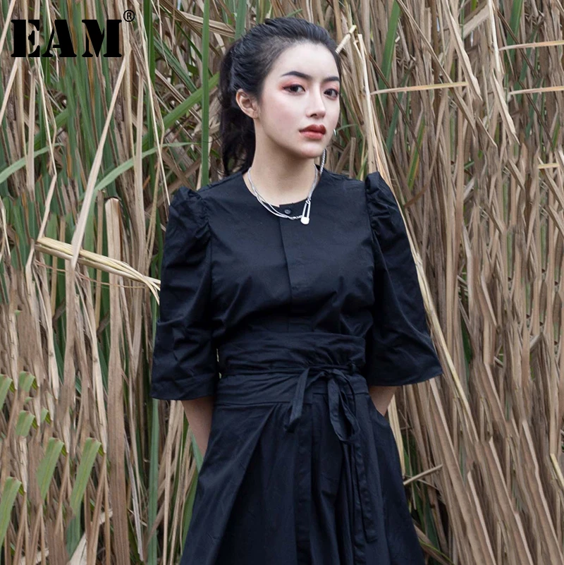 

[EAM] 2019 New Spring Summer Round Neck Half Sleeve Shirt Black Loose Pleated Split Joint Short Women Blouse Fashion Tide JR484