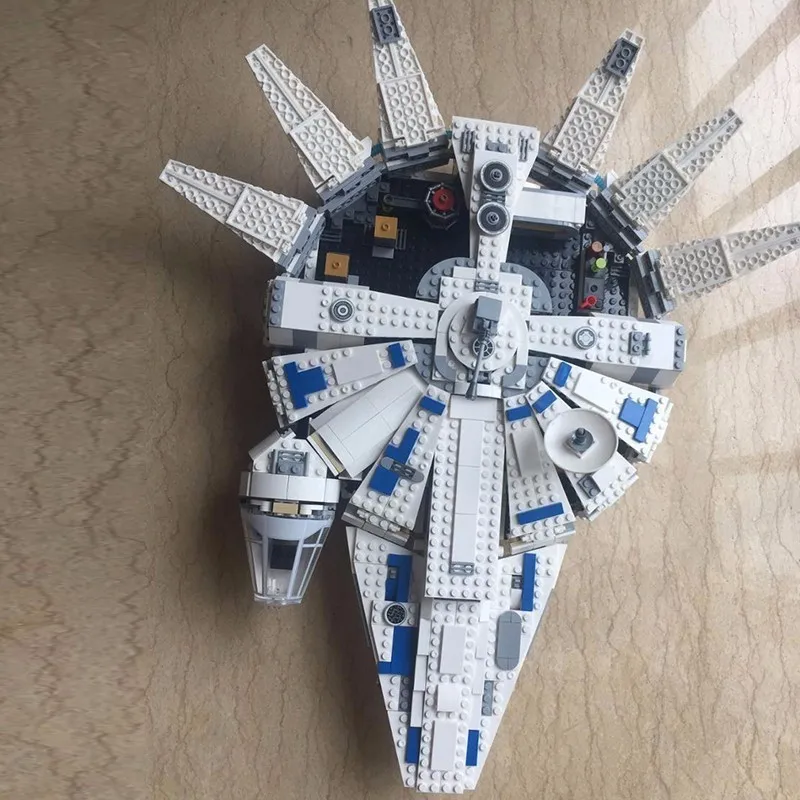 

Lepin 05142 Star War Series Fast Blue Millenaries Falcon Assembling Spelling Insert Building Blocks Alpinia 1584pcs Grain Toys