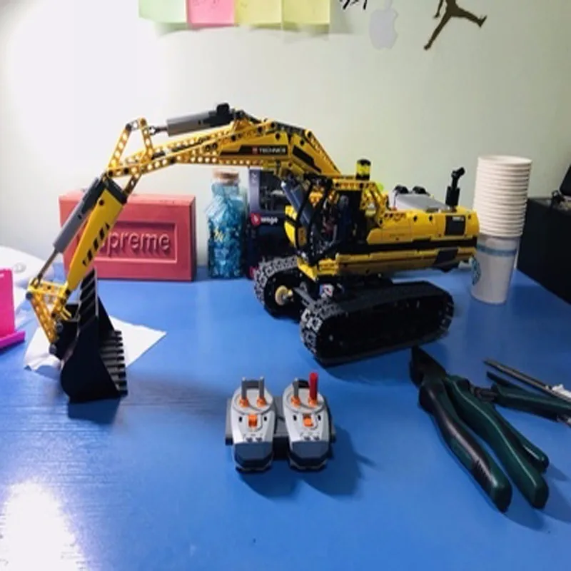 

Spelling 20007 And Technology Remote Group Excavating Machinery Spelling Insert Assembling Lepin 1123pcs Building Block Toys