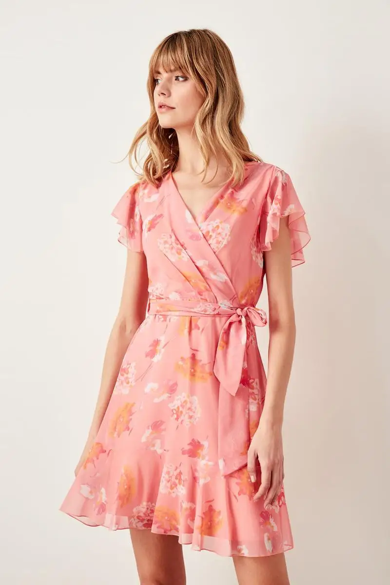 

Trendyol Pink Lacing Detail Dress TWOSS19XN0012