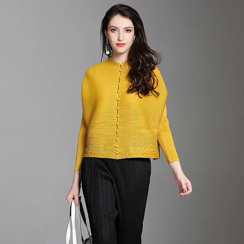 LANMREM 2019 New Fashion Pleated Clothing Shirt O-neck Long Batwing Sleeve Single Breasted Pleated Pockets Woman Blouse SA566