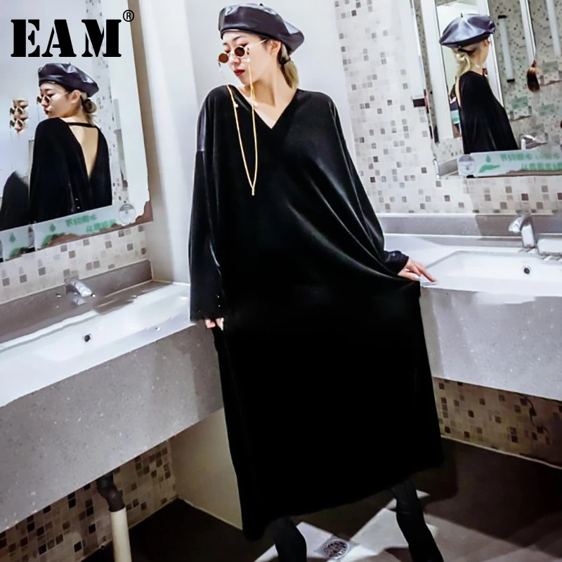 

[EAM] 2019 New Autumn Winter V-collar Long Sleeve Black Loose Backless Long Big Size Velvet Dress Women Fashion Tide JQ131