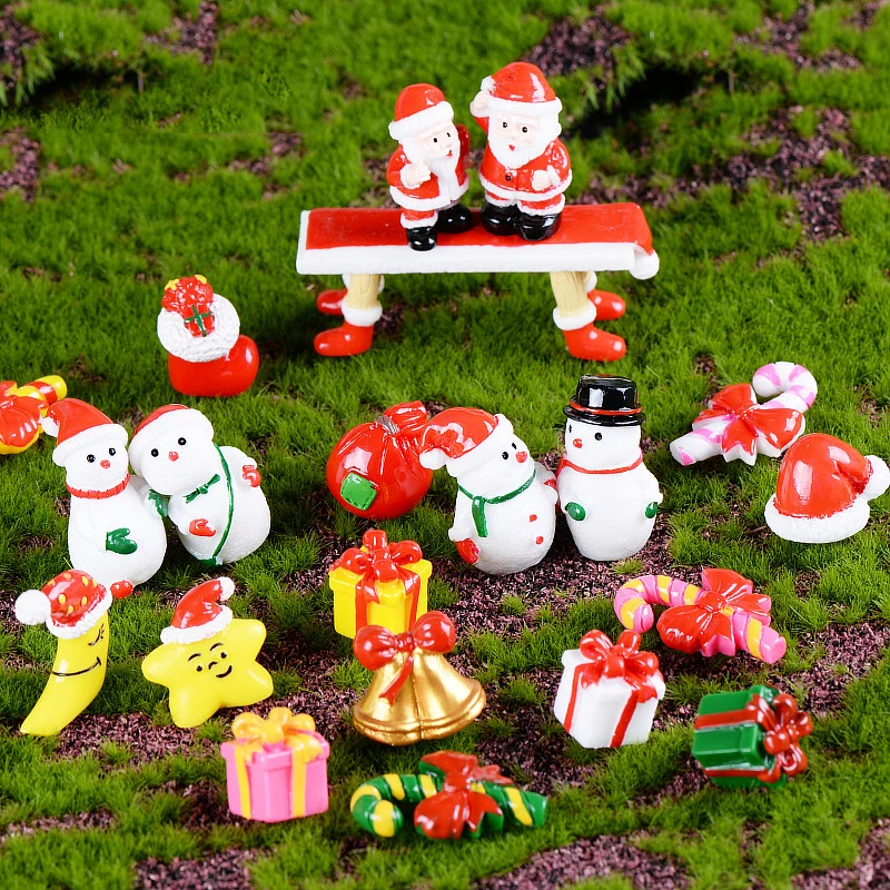 

WHISM Resin Miniature Christmas Tree Santa Claus Snowmen Gift Box Terrarium Accessories Fairy Garden Figurines Doll House Decor