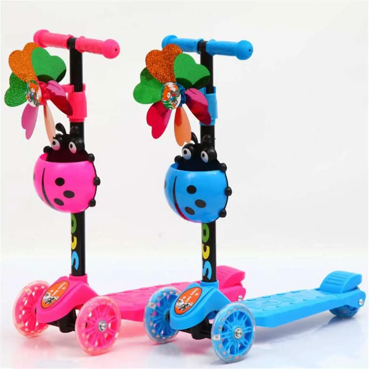 Children's Adjustable Unisex Kick Scooter LED Light Up 4 wheel Foot Scooters Children City Roller Skateboard Gifts For Kids