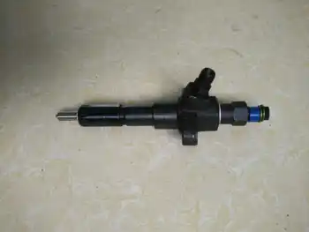 

High quality fuel injector for weifang huafeng huadong ZH495D/ZD ZH4100D ZH4100ZD diesel engine parts from China supplier