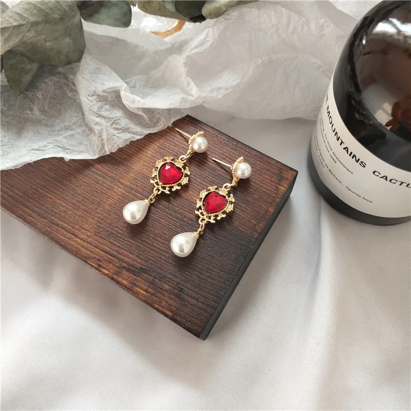 

Korea earrings pearl red heart-shaped crystal ear rings fashion ladies earrings 2019 retro geometric jewelry