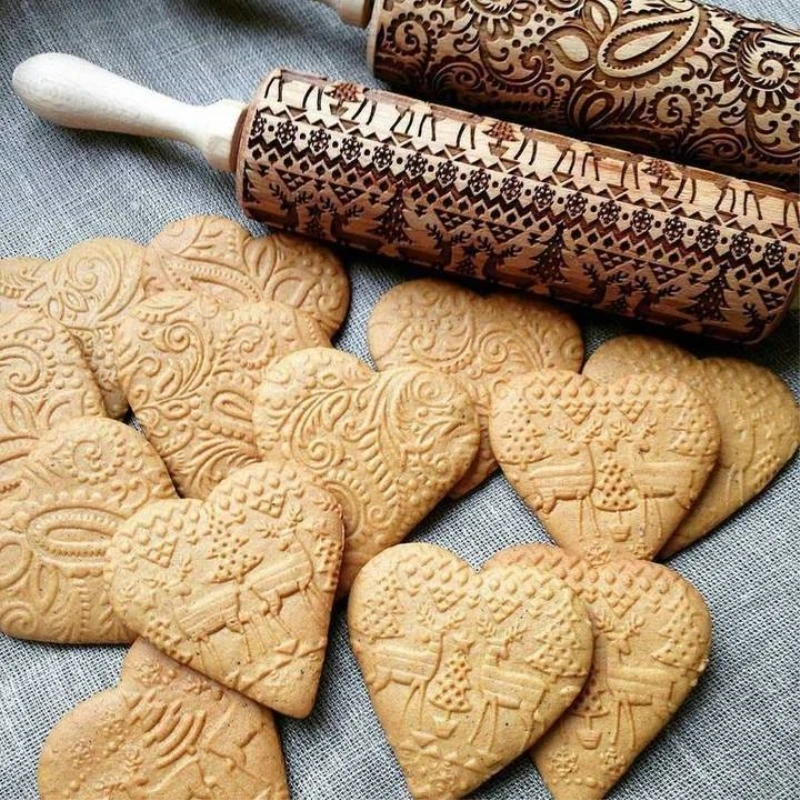 A Christmas Rolling Pin Embossing Rolling Pin,Christmas Wooden Rolling Pin,3D Embossing Carved Engraved Rolling Pin,Engraved Embossing Rolling Pin with Elk Pattern,Xmas Decorative Baking Equipment  
