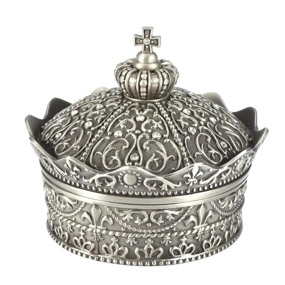 

Vintage Ashtray with Lid Metal Windproof Cigarettes Ashtray with Carved Crown Design Lid Home Office Decor High Grade Gift