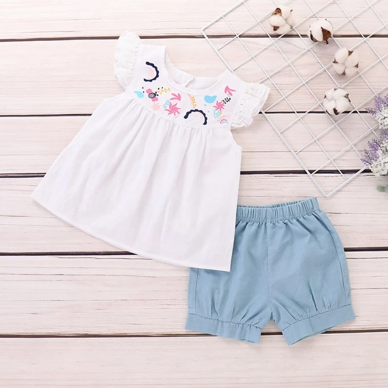 Летняя футболка с расклешенными рукавами и вышитыми цветами для маленьких девочек костюмы из топа и шортов комплекты повседневной одежды милый комплект из 2 предметов
