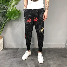 Спортивные штаны, новинка года, популярные мужские тонкие облегающие брюки с цветочным принтом в стиле хип-хоп, эстетические черные, в японском стиле