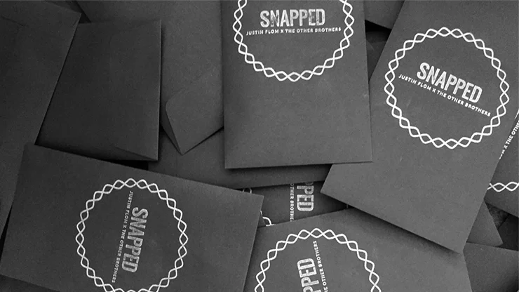 

SNAPPED(Gimmick+online instructions) by Justin Flom and The Other Brothers Close up Magic Stage Illusions Gimmick Magician Toys