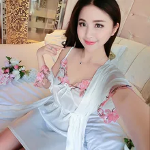 Стиль женские шелковые пижамы наборы весна лето дизайн элегантные кружевные вышитые женские атласные пижамы 2 шт. с поясом мягкие