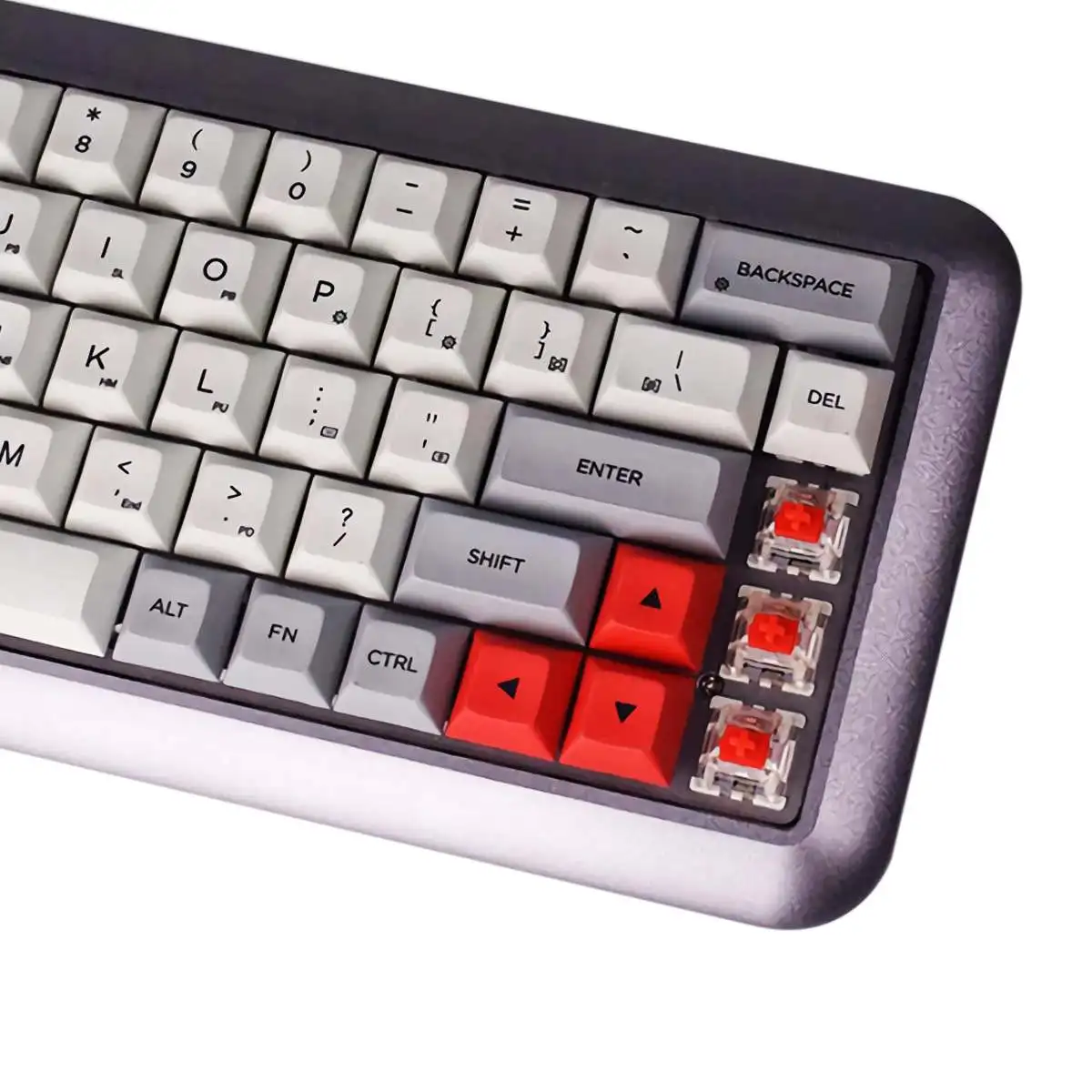 Клавиатура с usb портом. Тайп си разъем для клавиатур. Coiled cable keyboard. Руки на клавиатуре. Leopold fc750r.