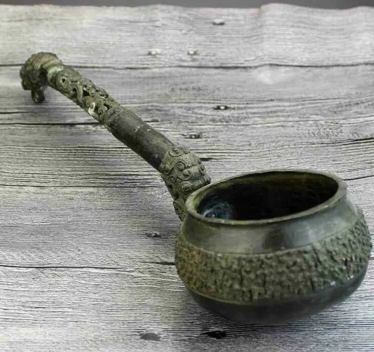 

Chinese Old Antique Pure Copper Black Glazed Dragon Pattern Handle Water Spoon