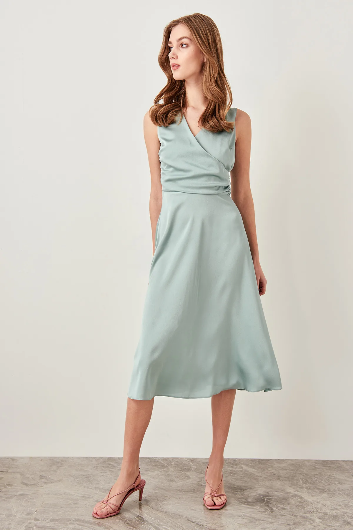 

Trendyol Green-breasted Multi Color Collar Dress TWOSS19FG0038