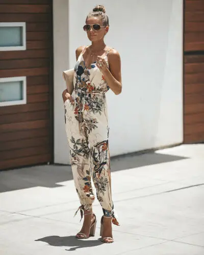 Summer Women Jumpsuits 2019 New Women Summer Sleeveless V-Neck Strap Backless Jumpsuit Lace Up High Waist Slim Jumpsuits Summer Women Jumpsuits 2019 New Women Summer Sleeveless V-Neck Strap Backless Jumpsuit Lace Up High Waist Slim Jumpsuits