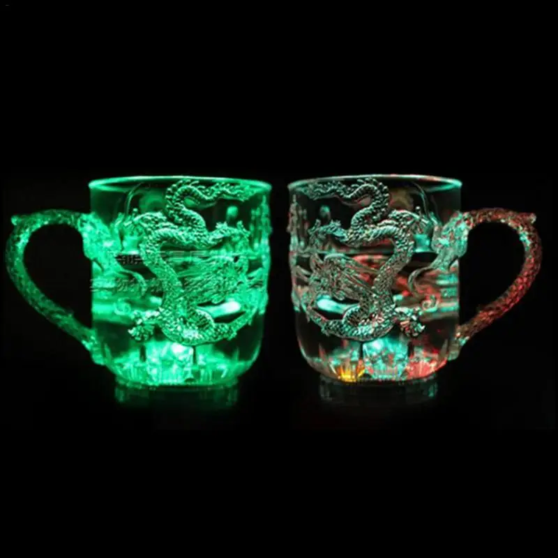 пивная кружка светодиодная. кружка с подсветкой. светящаяся чашка с драконом. светящаяся чашка с драконом. кружки с подсветкой.