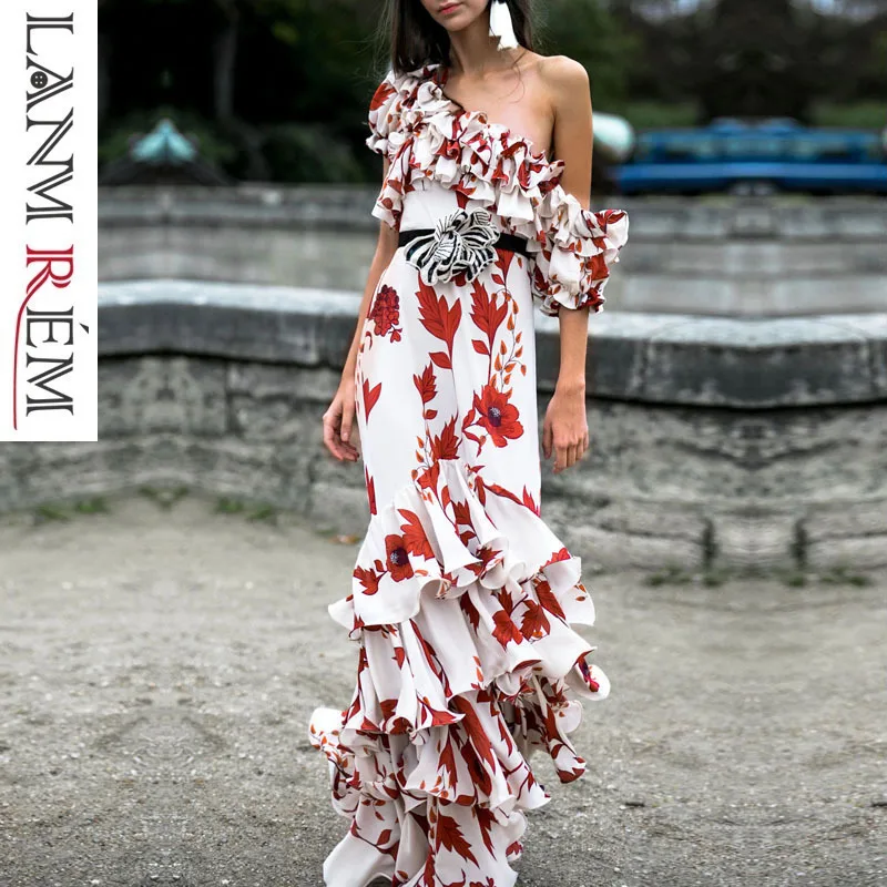 

LANMREM 2019 New Spring Fashion Dress Women Clothing Streetwear Pleated One Shoulder Floor-length Dress Female Veatido ZA005009