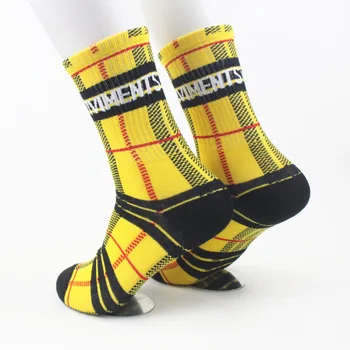 

2018 New Tide brand pilot couple cotton socks Skateboard sock for men and women Colorful plaid casual unisex Harajuku Calcetines