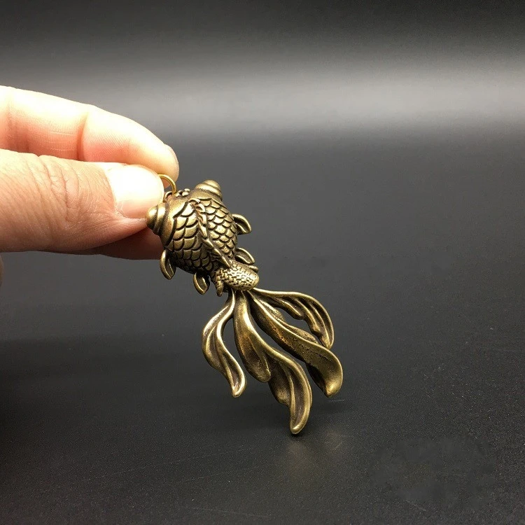 

Collectable Chinese Brass Carved Beautiful Animal Goldfish Fish Exquisite Small Pendant Statue