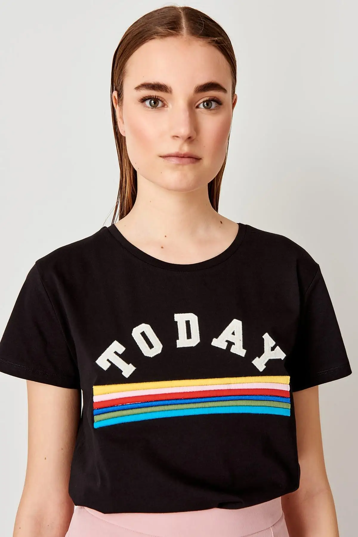 

Trendyol Black Embroidered Knitted Basic T-Shirt TWOSS19FV0212
