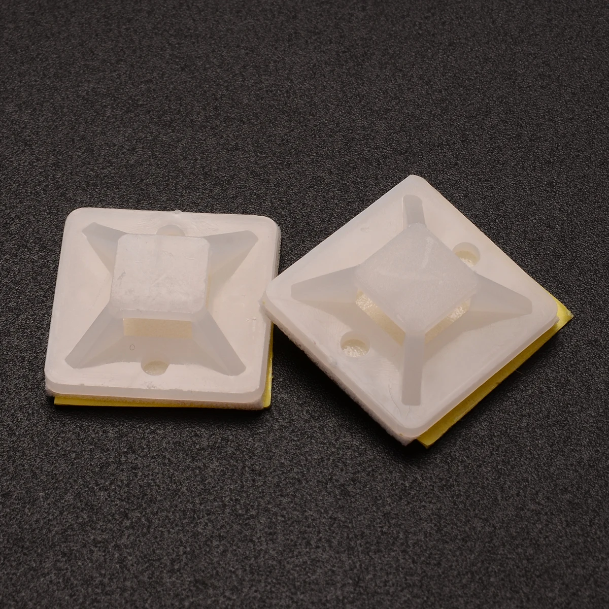100PCS/Set White Cable Base Mounts 2cmX2cm Self Adhesive Cable Wire Zip Tie Mounts Bases Wall Holder Fixing Seat Clamps