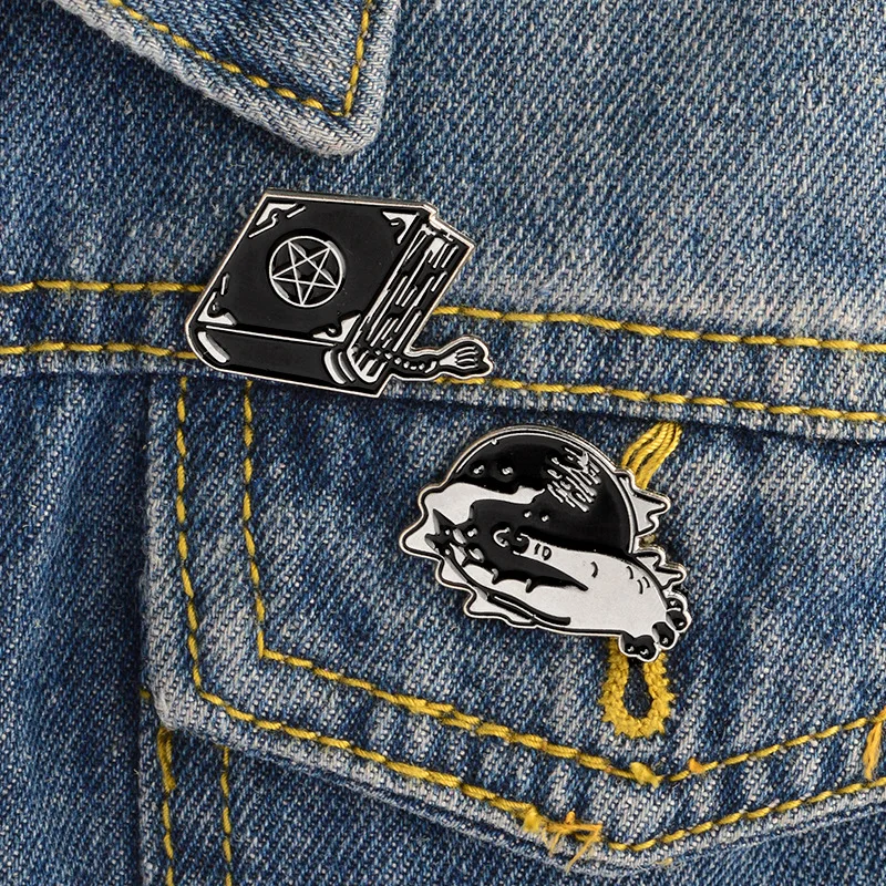 Fashion pin badge Creative book hand badge alloy breastpin badges for clothing denim collar