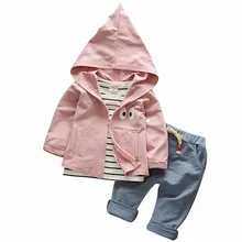 Новые детские для мальчиков и девочек модные Костюмы весенне-осенний костюм пальто с капюшоном 3 шт./компл., Одежда для младенцев комплект одежды для малышей из хлопка; детские спортивные костюмы