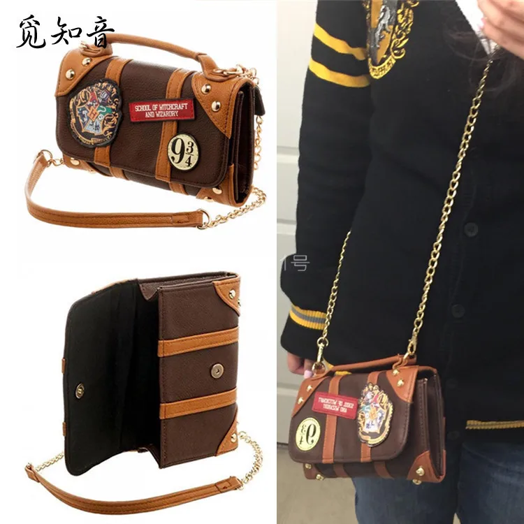 

2019 Harries Potter Hogwarts Platform 9 3/4 Trunk Crossbody Handbag Bag Purse Cosplay Harri Potter Hogwarts Pu School Badge