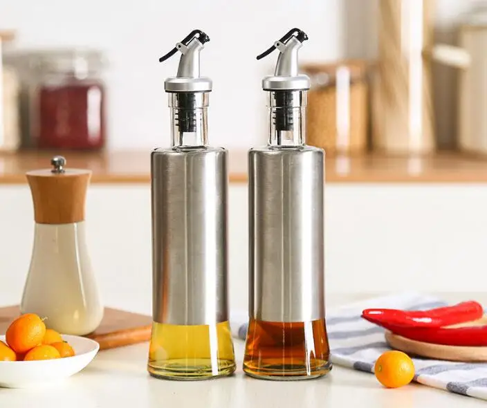 Производители масла mct. Mannol oil leak-stop 300. Stp добавка для синтетического масла. Бутылка для масла с дозатором 200 мл. Вмг3 масло гидравлическое.