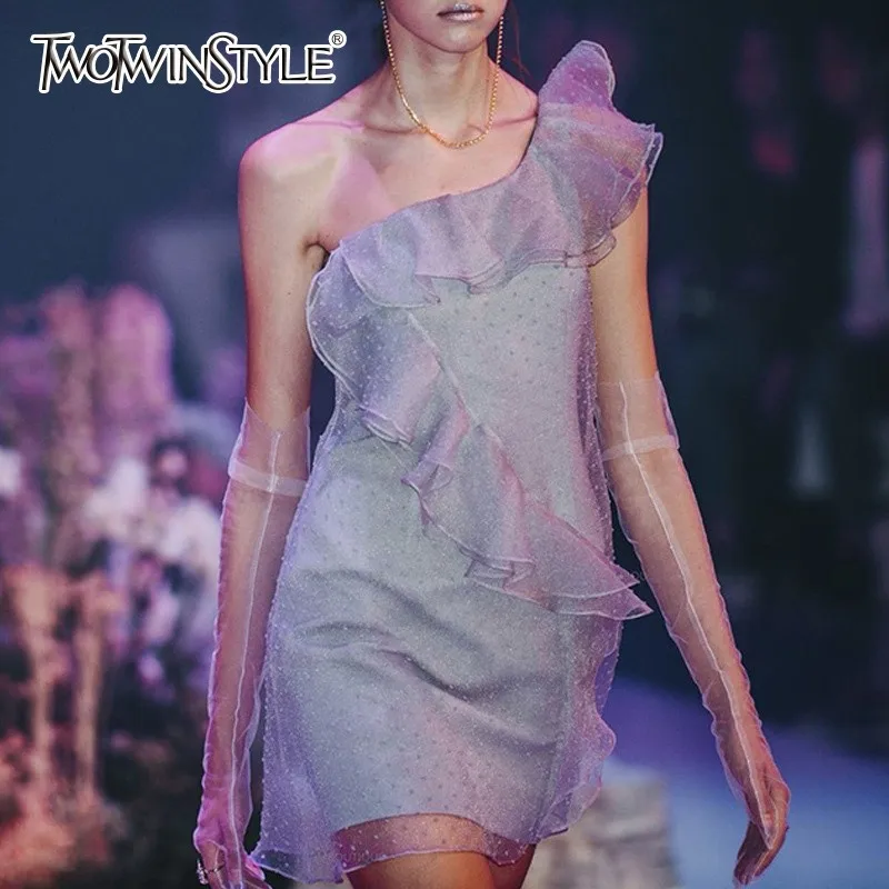 Платье с бантом TWOTWINSTYLE Сетчатое мини-платье на одно плечо воротником и оборками