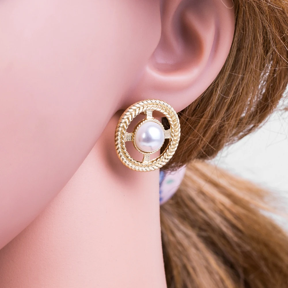 

Metal Fashion Hollow Round Earring Stud with Pearl 925 Silver Needle Gift for Women Girl