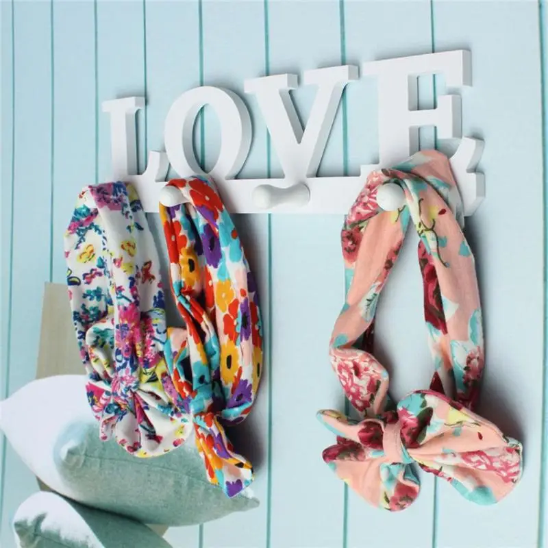 

Multipurpose Vintage 4 Hooks White Wooden LOVE Hanger Bathroom Door Wall Hanger Hooks for Key Clothes Bag Holder Home Decoration