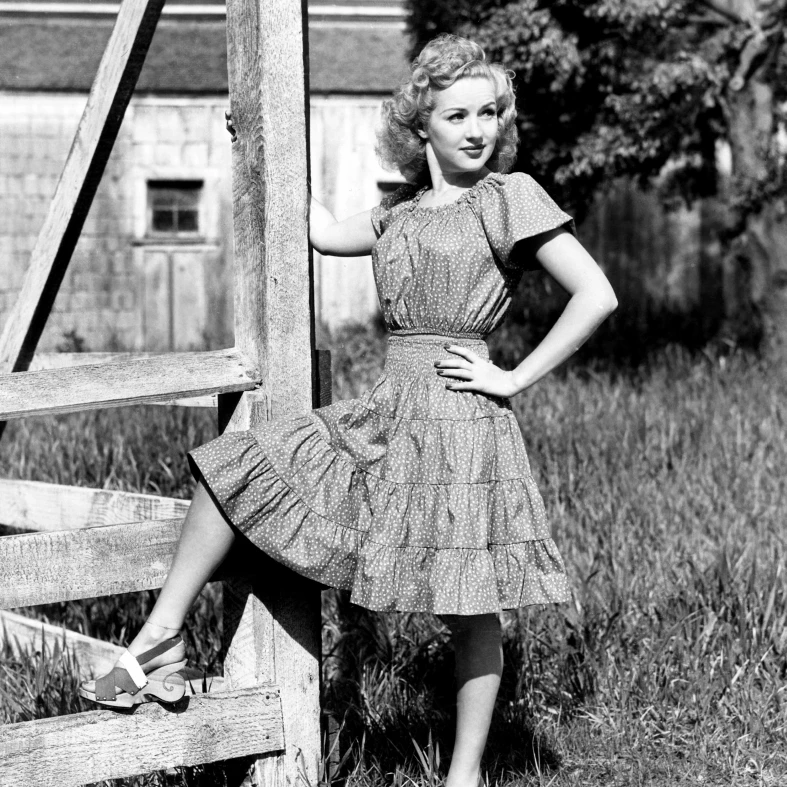 Betty Grable Ca. Late 1930S Photo Print (8 x 10) | Дом и сад