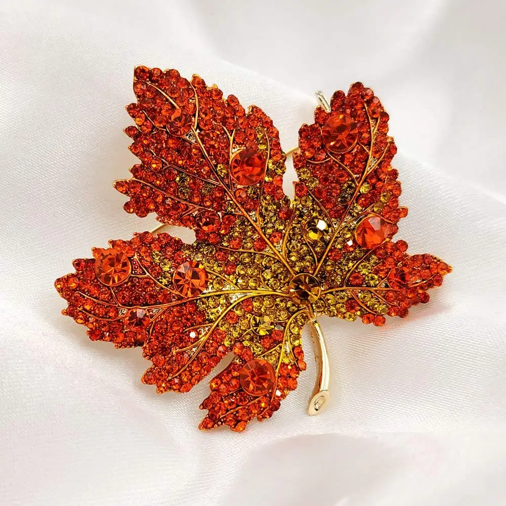 Ceny Vintage stylowy pełny mikro Pave żółty pomarańczowy czerwony kryształ duża broszka z liści klonu złoty Tone klon kanadyjski liść Pin jesień biżuteria