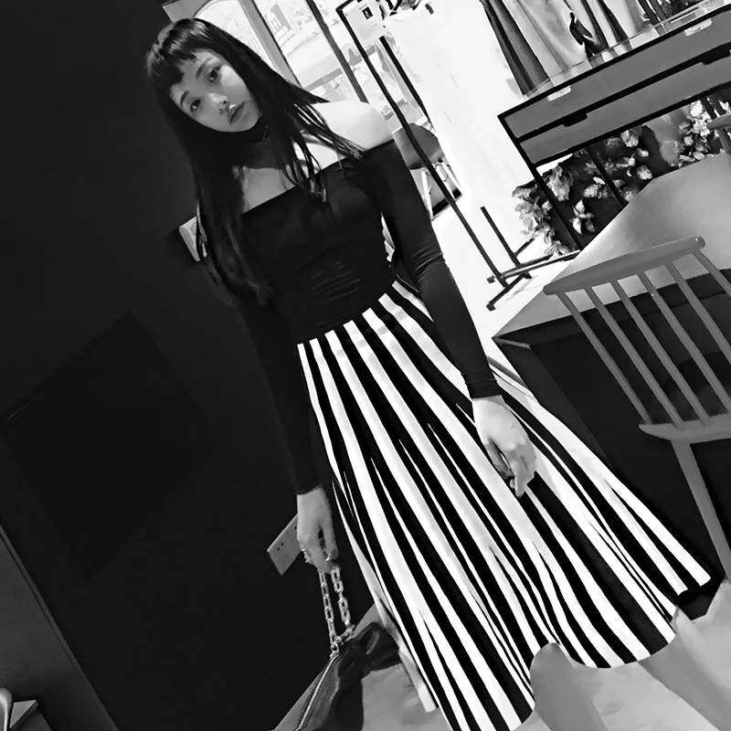

Elegant Women High Waist Black And White Striped Knitting Skirt Chic A-line Pleated Lady Party Skirts