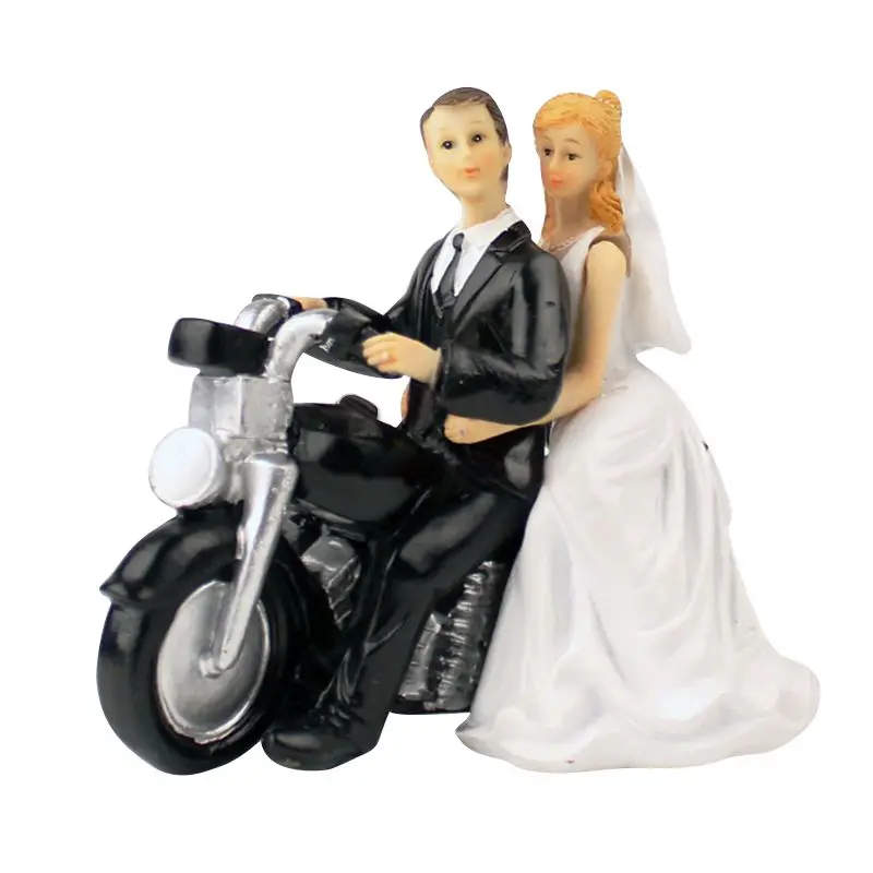 

1 white + black resin bride and groom motorcycle cake decoration ornaments doll decoration size: 13.5*5.5*12cm